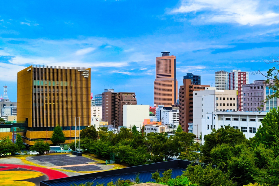 浜松市の街並みの画像。